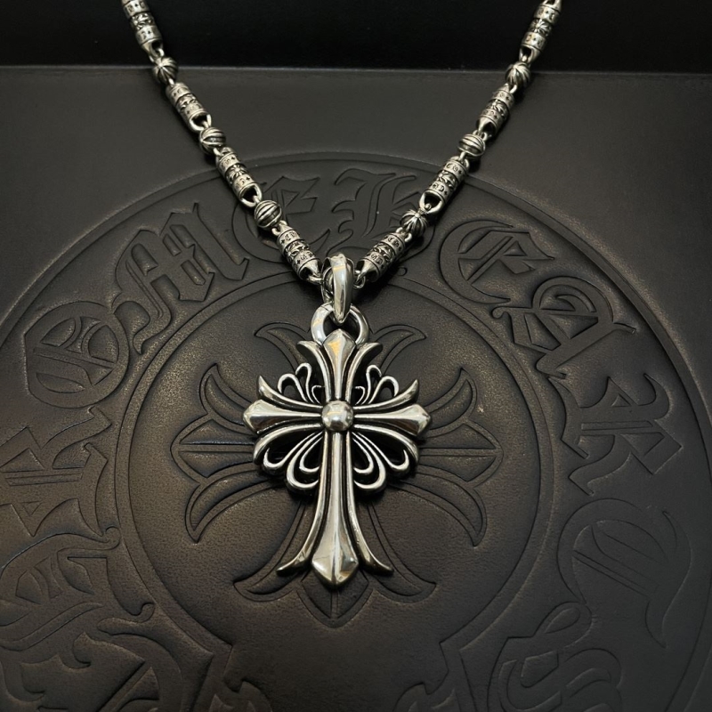 Ch*0me He**ts necklaces